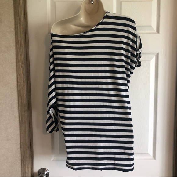 Off Shoulder Top Size Medium - Picture 5 of 7